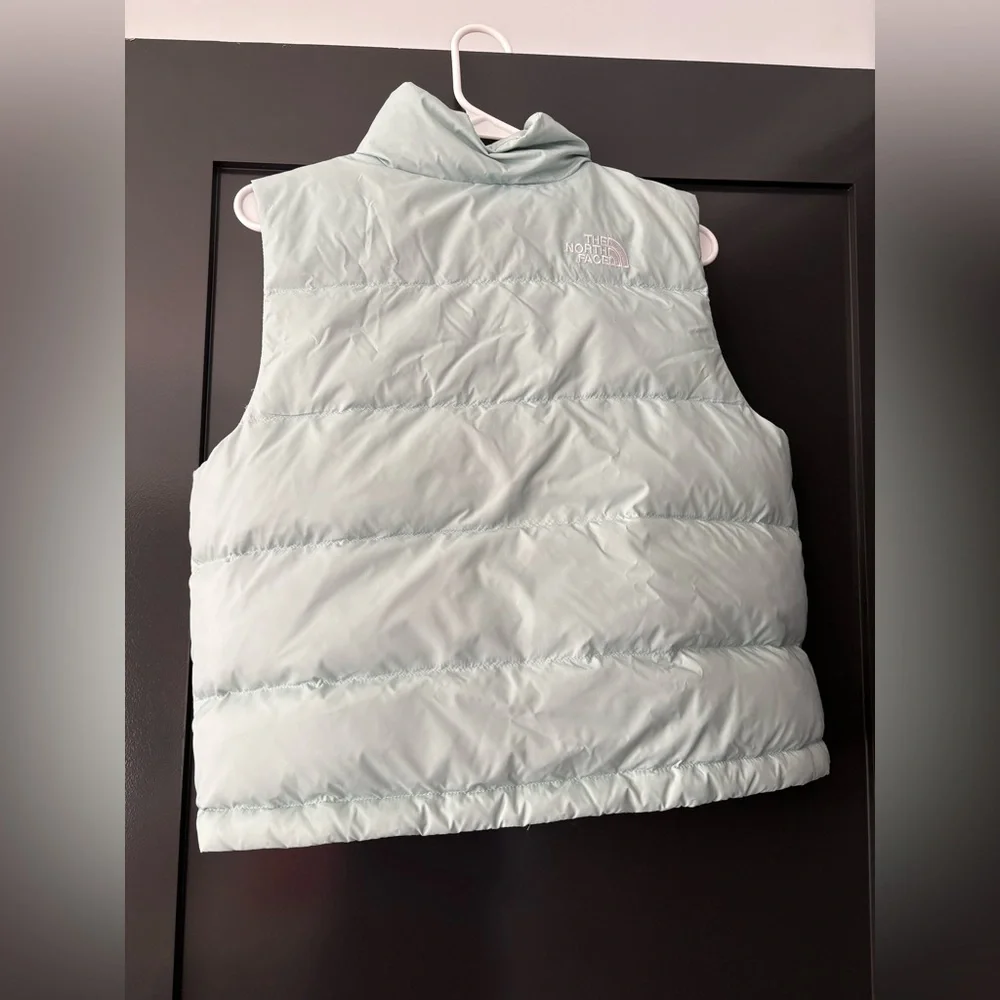 Women’s North Face Vest - Picture 2 of 4
